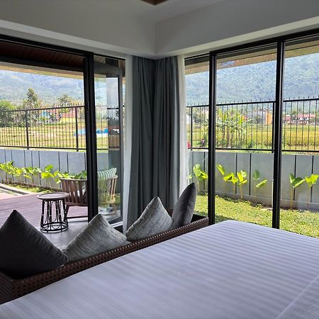 Hotel Santika Garut Kültér fotó