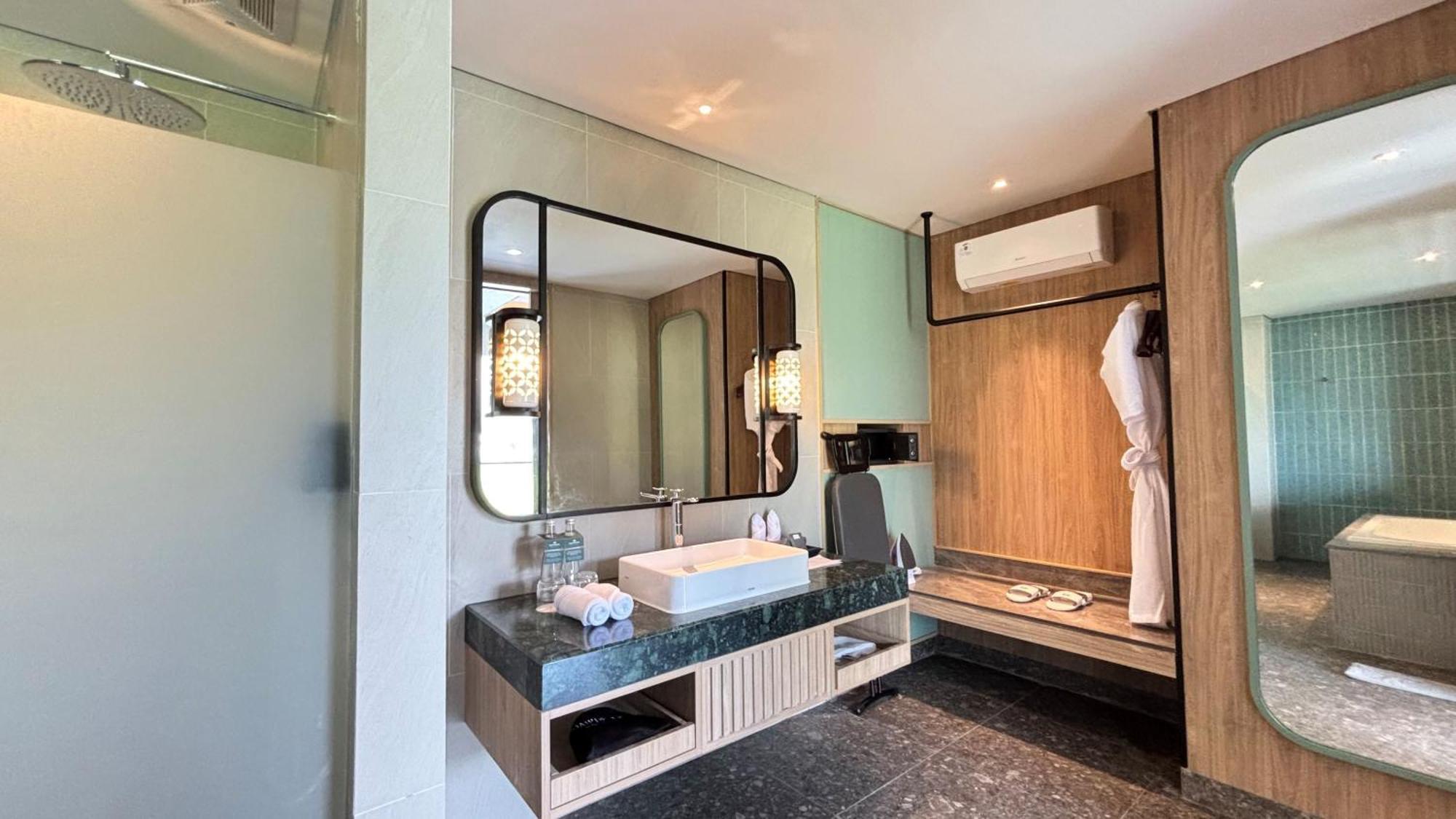 Hotel Santika Garut Kültér fotó