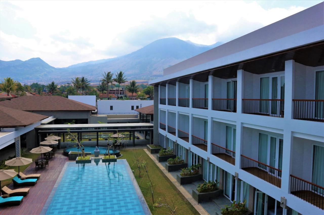 Hotel Santika Garut Kültér fotó