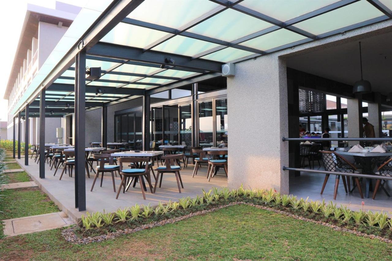 Hotel Santika Garut Kültér fotó